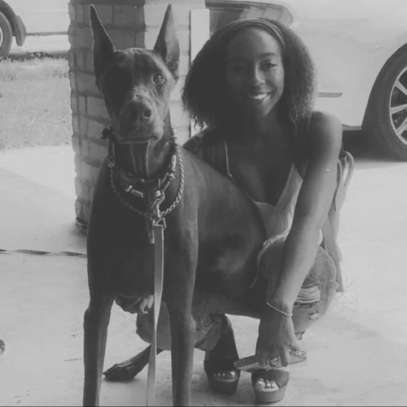 Meet your Posher, Lorena - Picture 1 of 1